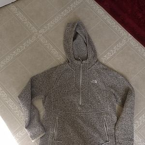 The North Face Women's pullover